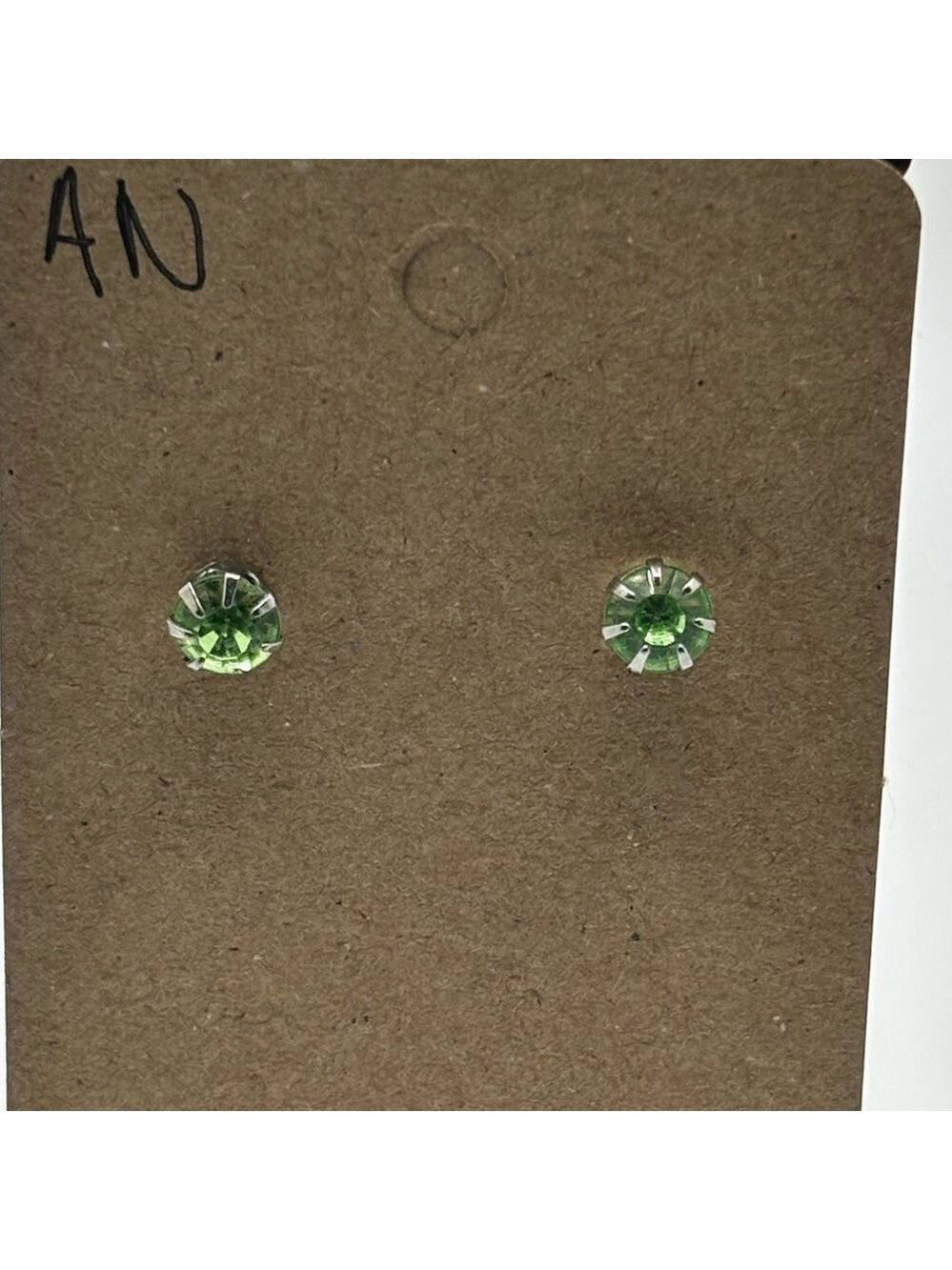 ✨5/$25✨ Elegant Green Stud Earrings